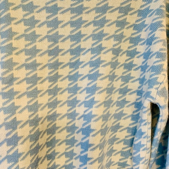 H&M  Blue &White Houndstooth cropped Sweater to mock turtleneck - Picture 6 of 9